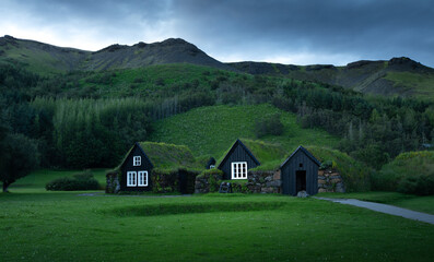 Obraz premium house in the mountains
