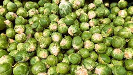 Rosenkohl im Korb / brussel sprouts in a box