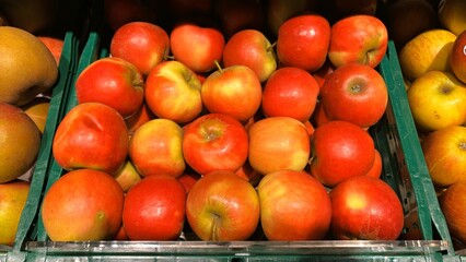 Äpfel in einer Kiste / apples in a box