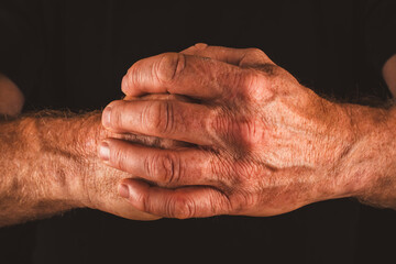 Fototapeta premium Mann | Hemd | ausziehen