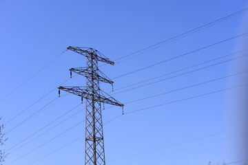 Metal structure with wire