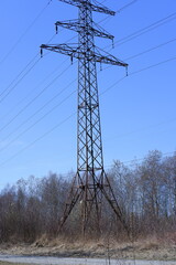 Metal structure with wire with electricity