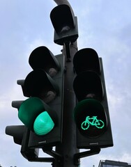 Ampel zeigt grün / traffic light shows green