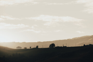 Obraz premium un pueblo en la cima