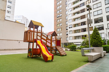 patio de juego para niños dentro de condominio