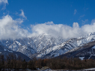 冬の北アルプス　青空と山並み 長野県白馬村