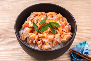 鮭ほぐし丼