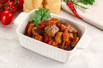 Pork with vegetables and oyster sauce