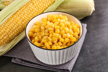Canned sweet young corn grain