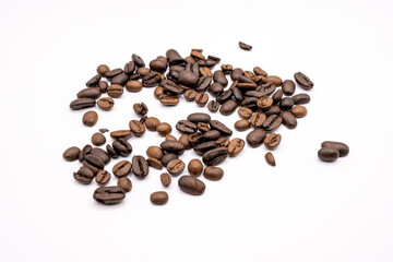 Naklejka premium This collection of images presents a variety of coffee bean arrangements against a clean white backdrop. Each image showcases the rich brown hues and diverse forms of the beans, capturing their natura