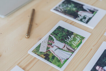 Thank you cards of a newly married couple on a desk