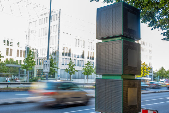 Air filter devices for emission reduction on central ring road in Munich