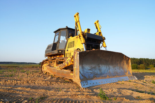 Bulldozer Earth-Moving Images – Browse 1,922 Stock Photos, Vectors, and ...