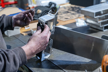 photo d'ambiance d'un atelier de métallerie et de chaudronnerie