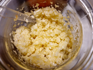 grounded garlic in a container