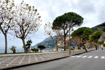 PAESAGGIO URBANO DI MAIORI,COSTIERA AMALFITANA,ITALIA,2 DICEMBRE 2024.