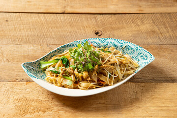 stir fried noodles with vegetables