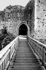 Obraz premium This large, impressive castle was built in 1067, making it the first Norman castles to be built in Wales.