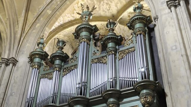 Historic organ of Cath&eacute;drale Saint-Sauveur in Aix-en-Provence showcases exquisite baroque design