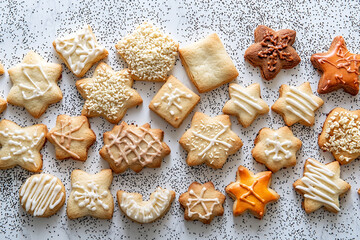 Fototapeta premium Festive cookies arranged on a speckled background