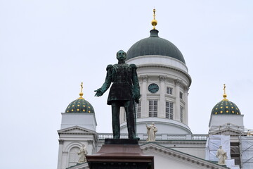 Fototapeta premium The statue of Alexander II in front of the Helsinki Cathedral