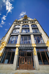 Leipzig, Stirnseite eines opulent verzierten Bankgebäudes an der Klostergasse