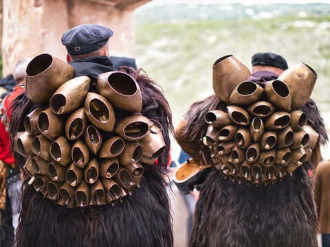 I Mammuthones , maschere tradizionali di mamoiada in sardegna