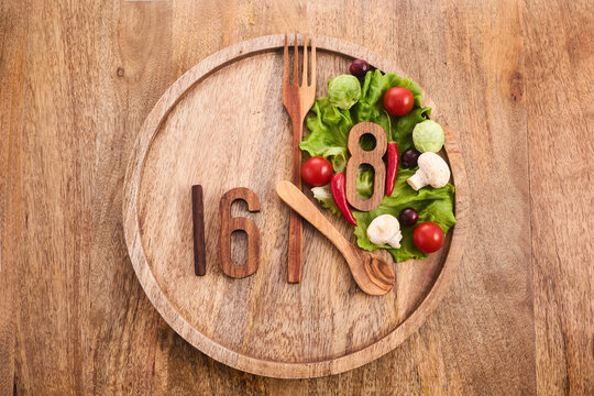 Intermittent fasting benefits. Intermittent fasting concept 16:8.