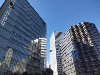 Obraz premium 都市景観堺筋本町駅付近ビル街の風景