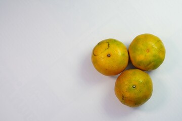 Several orange leaves ready to eat