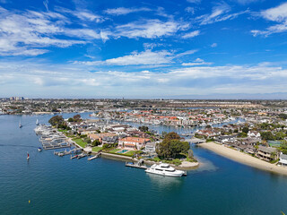 Fototapeta premium Luxury boats and homes in Newport beach in Orange County, Southern California
