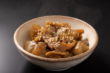 舞茸とこんにゃくの煮物