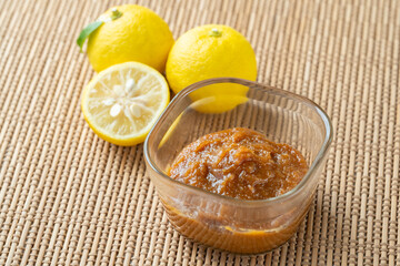 和風背景に柚子味噌