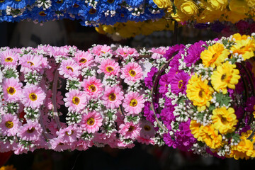 Beautiful and Vibrant Flower Arrangements Perfect for Festive Occasions