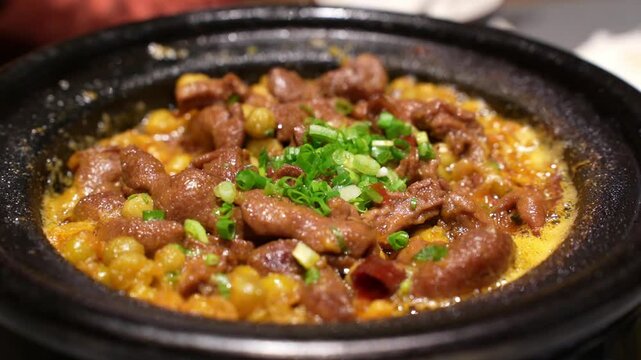 Szechuan cuisine - the pig's intestines with peas