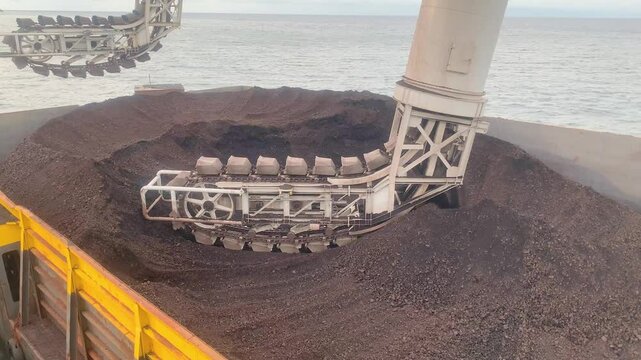Continues ship unloader for coal on power plant.