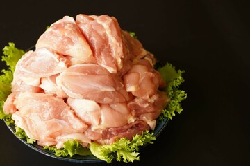 国産鶏もも　カット済