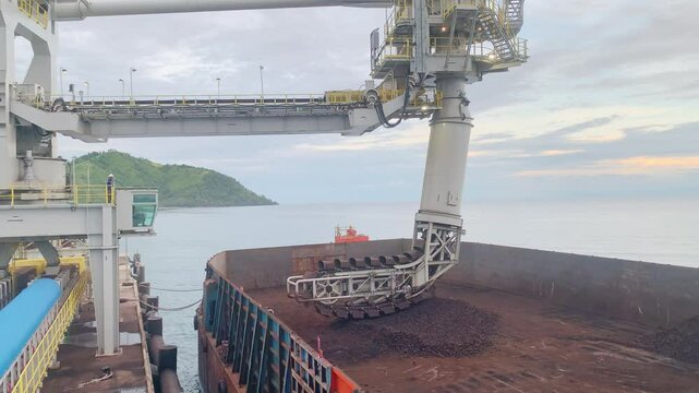 Continues ship unloader for coal on power plant.