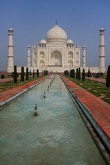 Naklejka premium Taj Mahal with reflecting pool in Agra, Uttar Pradesh, India