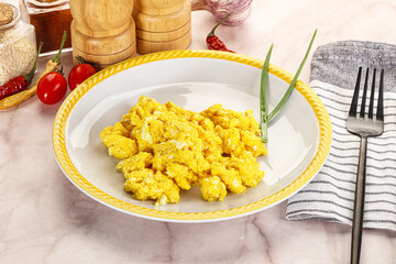 Scrambled egg in the bowl