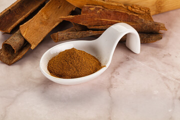 Natural Cinnamon powder with sticks