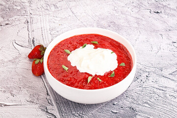 Strawberry soup with strachatella cheese