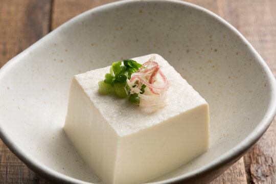 Chilled tofu with myoga, green onion