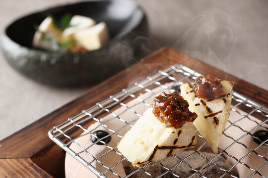 Charcoal-roasted camembert