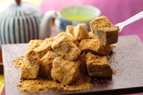 Soy flour has