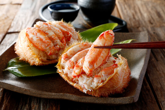 Hairy crab in crab shell