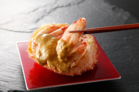 Hairy crab, 	Miso-like Paste inside Crab Shells