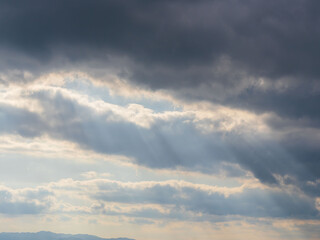冬の青空と黒い雲37
