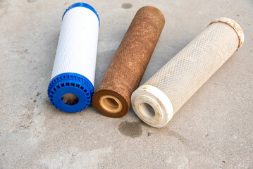 The difference between a dirty filter water purifier that has been used and a new water purifier on the water purifier system