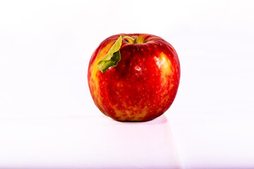 La Pomme, objet du délit...